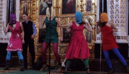 За кощунство: ЕСПЧ присудил Pussy Riot около 50 000 евро по делу «панк-молебна»