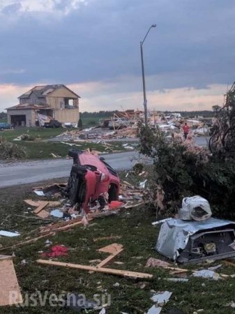 Мощный торнадо обрушился на Канаду: есть пострадавшие и разрушения (ФОТО, ВИДЕО)