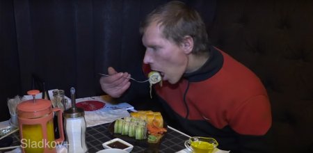 Военные ВСУ активно сдаются в плен армии ДНР, чтобы поесть — история про суши (ВИДЕО)