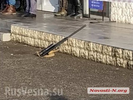 Дикая Украина: Супружескую пару расстреляли возле суда в Николаеве (ФОТО, ВИДЕО 18+)