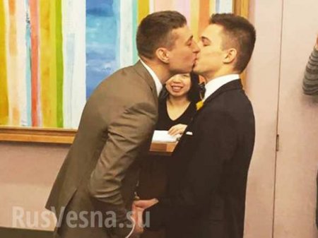 Два украинца поженились в Нью-Йорке (ФОТО 18+)