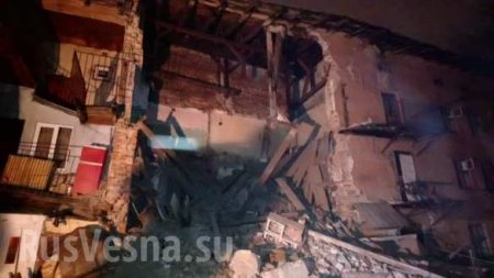 Во Львове рухнула стена жилого дома (ФОТО, ВИДЕО)