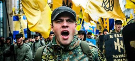 В Харькове проспекту вернули имя маршала Жукова: неонацисты вышли драться