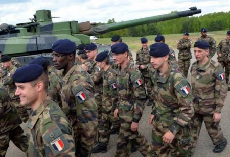 «Жертвы будут исчисляться тысячами»: почему французские военные предрекают гражданскую войну