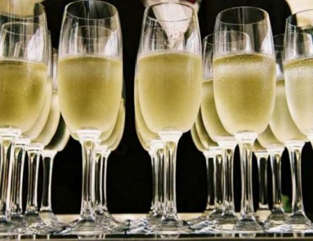 Французские виноделы сдались — поставки шампанского в Россию возобновляются