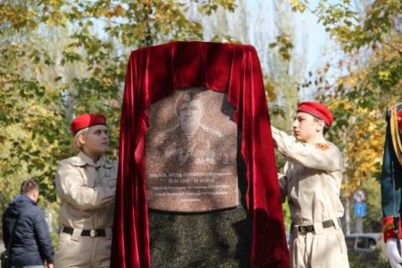 Глава ДНР открыл памятный знак в честь «Моторолы» (ФОТО, ВИДЕО)