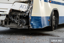 МВД: 10 человек пострадали при столкновении автобуса с грузовиком в Подмосковье. Фото