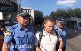 Харьковская милиция задержала мужчину с георгиевской ленточкой (видео)