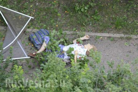 Руины, слезы матерей, кровь на детских игрушках... Наблюдатели ОБСЕ в Луганске (фото/видео 18+)