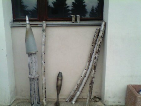 Разрушения в Золотаревке и снаряды, которыми обстреляли НПЗ в Лисичанске (ФОТО)