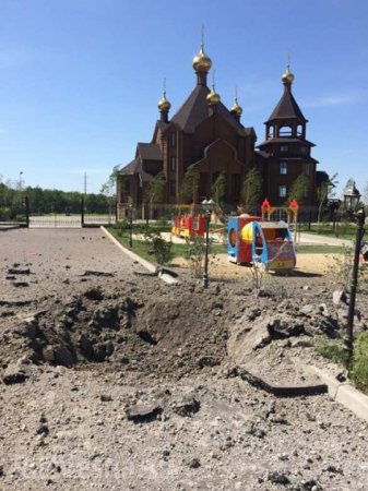 Распятый Донбасс: украинская армия продолжает обстрел православных храмов, гибнут люди (видео, фото)