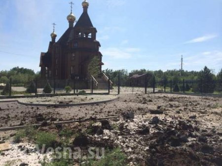 Распятый Донбасс: украинская армия продолжает обстрел православных храмов, гибнут люди (видео, фото)