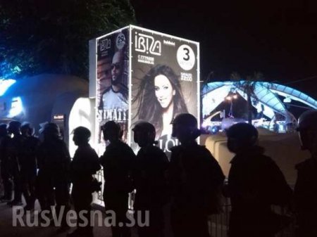 Одесская милиция разогнала активистов Майдана, пытавшихся сорвать концерт Ани Лорак (фото, видео)