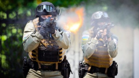 Каратели ведут наступление на шесть городов Донбасса