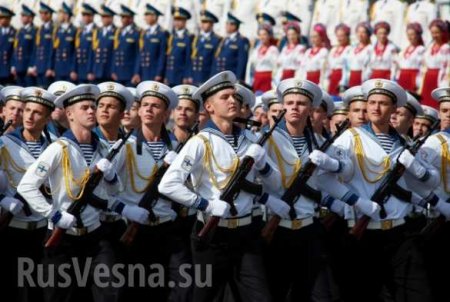 Марш военных преступников по центру Киева (видео/фото)