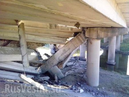 Каратели взорвали мост в Гранитном, пытаясь остановить наступление  на Мариуполь (видео)