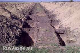 Аншлаг на Краснопольском кладбище Днепропетровска: Украинских солдат хоронят траншейным способом