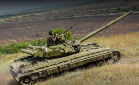 В Мариуполе у украинских солдат угнали два танка
