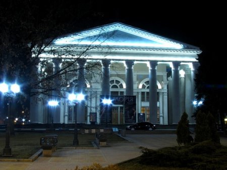 Донецкий музыкально-драматический театр открывает театральный сезон