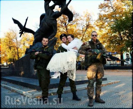 Разведчики ЛНР отпраздновали «боевую свадьбу» (фото)