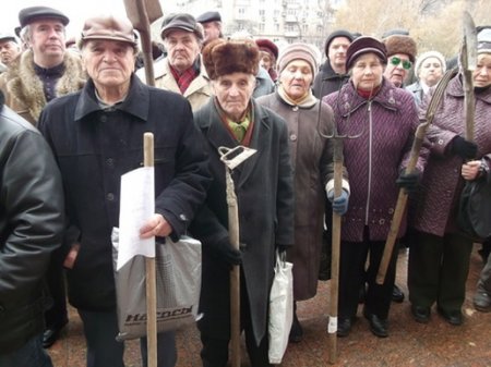 Литовским пенсионерам предложили скинуться для Украины