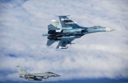 НАТО перехватила 400 российских военных самолетов - генсек альянса