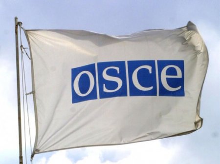 ОБСЕ заявила о колонне неопознанной военной техники на востоке Украины