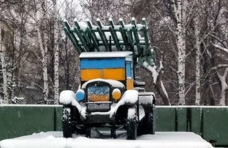 Вандалы осквернили монумент Славы в Новосибирске