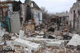 Украинская армия двое суток обстреливает Станицу-Луганскую: разрушены 10 домов, детский сад и ДК