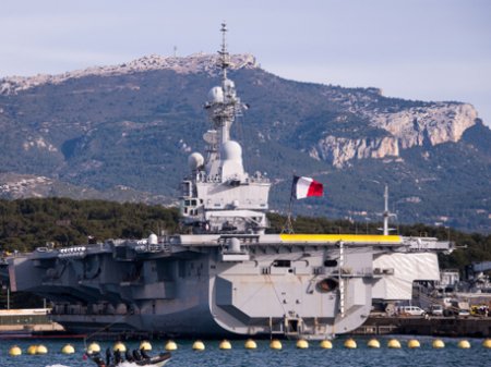 Последствия теракта в Париже: Франция направит флот в помощь США для борьбы с ИГИЛ
