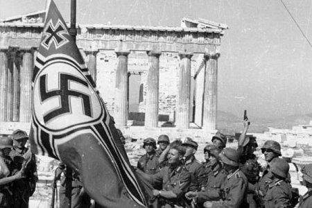 Греция может потребовать от Германии вернуть взятый Гитлером кредит
