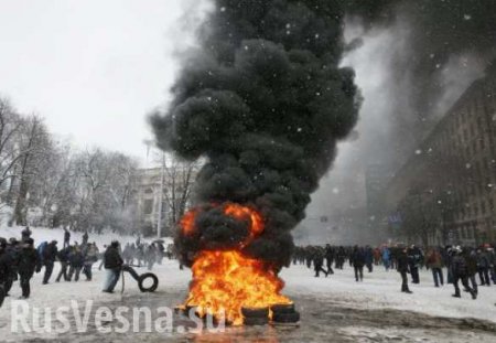 Будни Киева: дворники использовали протесты у Минобороны для утилизации городского мусора