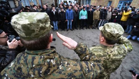 Украинские власти могут запретить выезд военнообязанных за границу