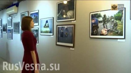 На суде над киевскими преступниками эти фотографии станут свидетельством — в Москве открылась выставка работ о войне на Донбассе (ВИДЕО)