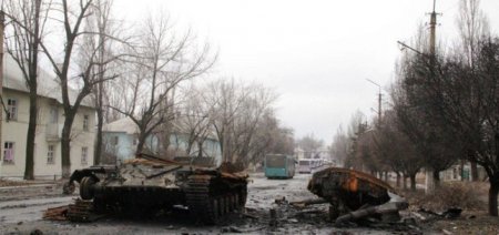 Министр обороны ДНР: Ополчение полностью закрыло котел под Дебальцево