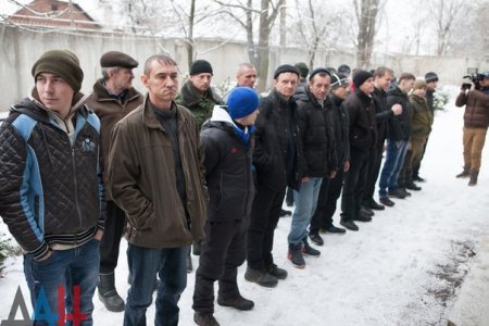 В ДНР выстраиваются очереди на мобилизацию в ополчение