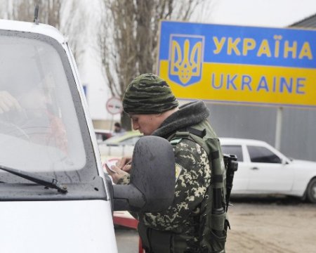 Украинские власти закрыли 23 пункта пропуска на границе с Россией