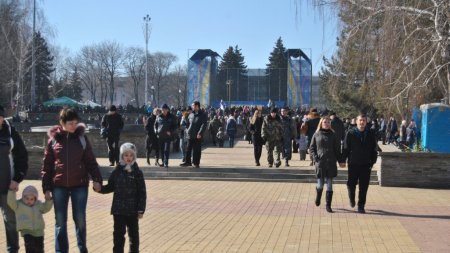 Более 50 тыс человек посетили масленичные гулянья в донецком парке имени Щербакова