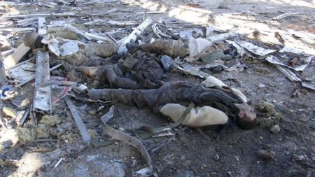 Пленных боевиков ВСУ подключили к поиску тел погибших "киборгов"