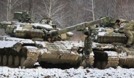 Украинские войска продолжают обстрелы аэропорта Донецка