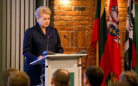 Президент Литвы: мы вернули армейский призыв потому что на нас напала Россия