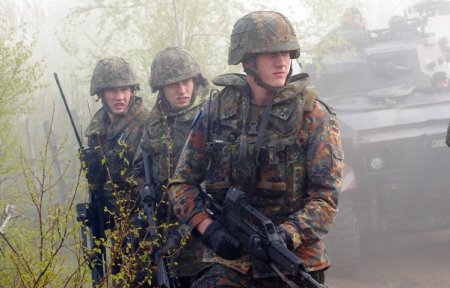 Министерство обороны ФРГ поддержала идею о создании армии Евросоюза