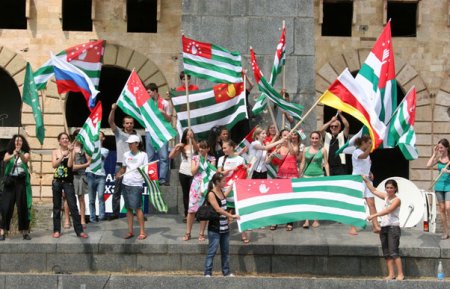 ЛНР может признать независимость Абхазии