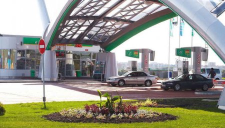 Беларусь отвязала цену на бензин от курса доллара
