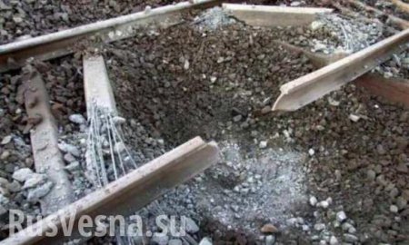 В Харьковской обл. на железной дороге во время следования грузового поезда произошел взрыв