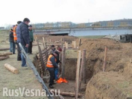 Под Харьковом дорогу на Россию закрывают блиндажами, роют окопы и строят бомбоубежища (ФОТО+ВИДЕО)