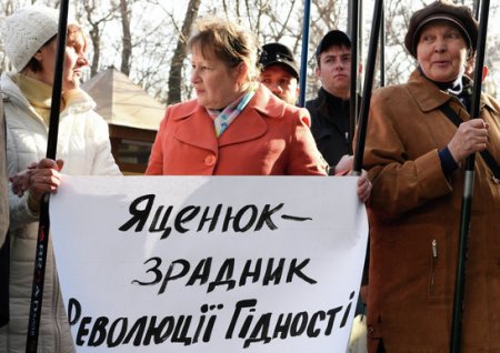 Во Львове ветераны выступили за мир и против геноцида