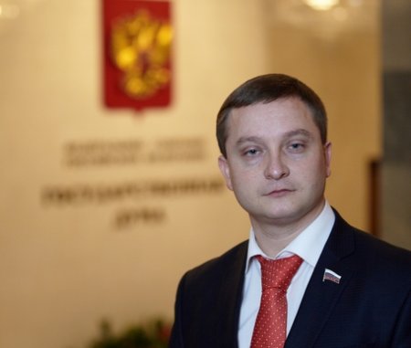 ЛДПР предлагает запретить въезд «отморозку Яценюку» и «врагу Байдену»