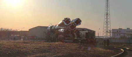 «Прогресс М-27М» готовится к полету на МКС с копией Знамени Победы