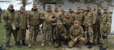 Базу боевиков "Правого сектора" заблокировали две десантные бригады ВСУ
